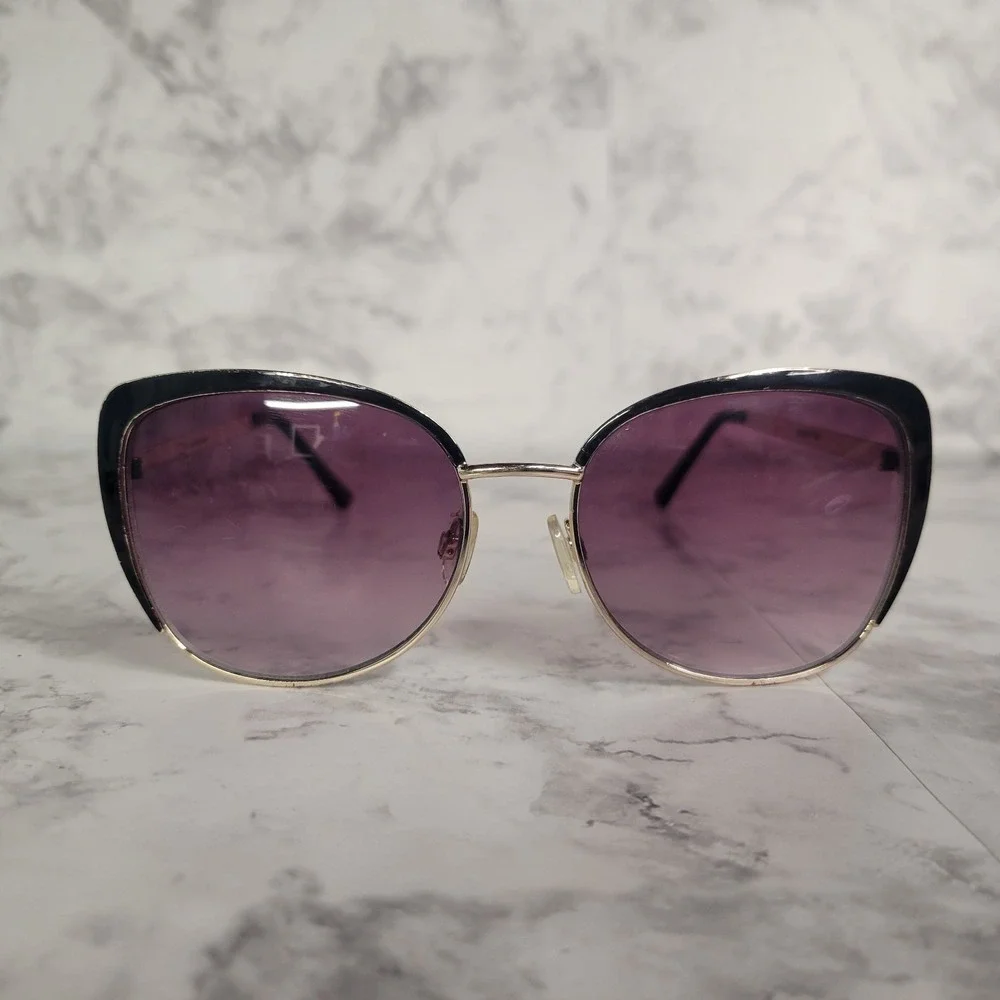 O by Oscar de la Renta Sunglasses Black Gold Cat Eye Purple Gradient